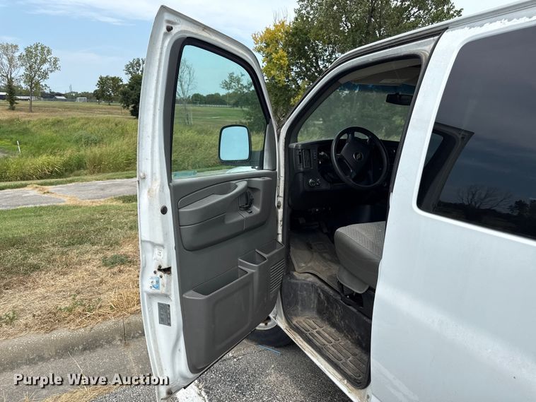 image for item EV6111 2012 Chevrolet Express 3500 van