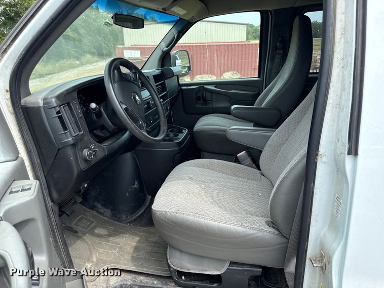 image for item EV6111 2012 Chevrolet Express 3500 van