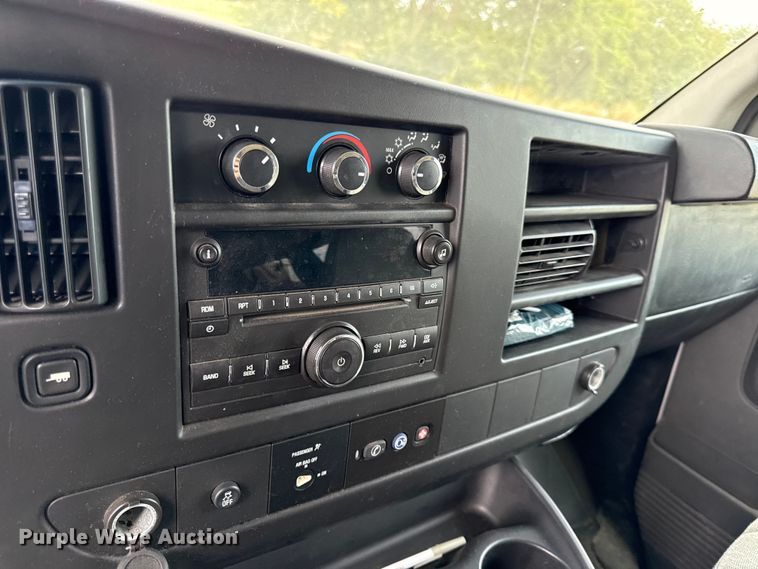 image for item EV6111 2012 Chevrolet Express 3500 van
