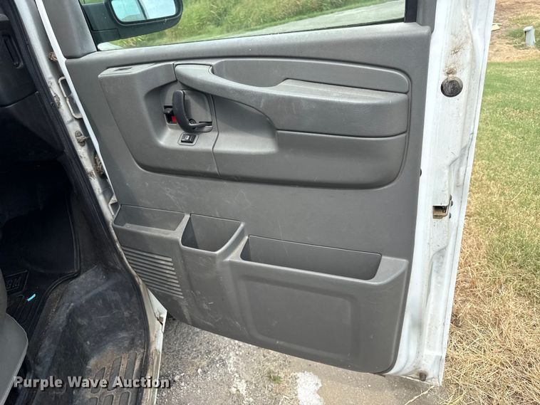 image for item EV6111 2012 Chevrolet Express 3500 van