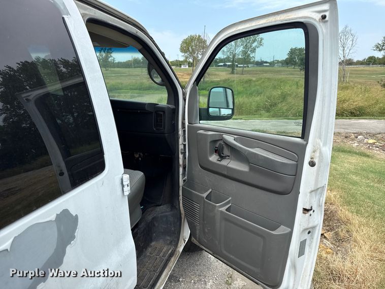 image for item EV6111 2012 Chevrolet Express 3500 van