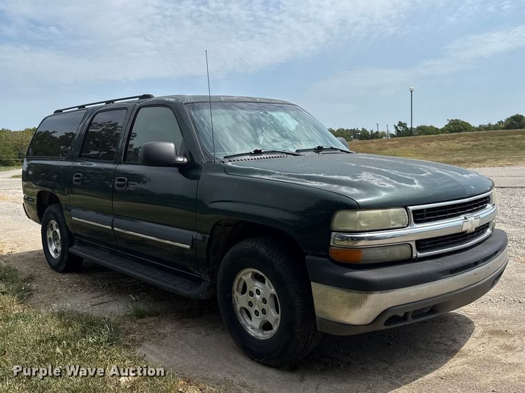 image for item EV6112 2004 Chevrolet Suburban 1500 SUV
