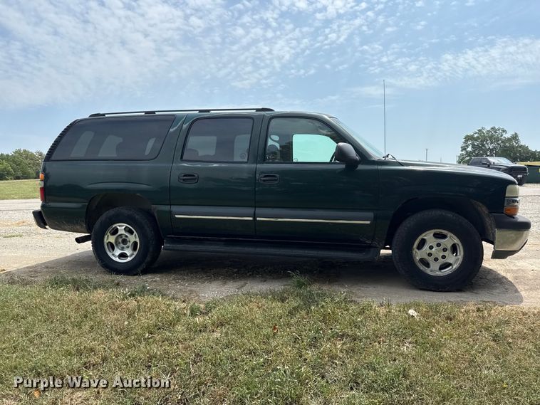 image for item EV6112 2004 Chevrolet Suburban 1500 SUV