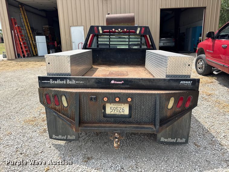 image for item EV6113 1993 Chevrolet C1500 flatbed pickup truck