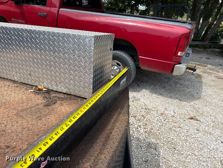 image for item EV6113 1993 Chevrolet C1500 flatbed pickup truck