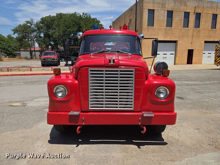image for item EW8603 1972 International LOADSTAR1700 pumper fire truck