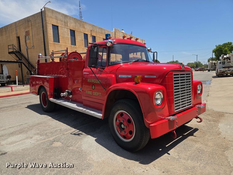 image for item EW8603 1972 International LOADSTAR1700 pumper fire truck