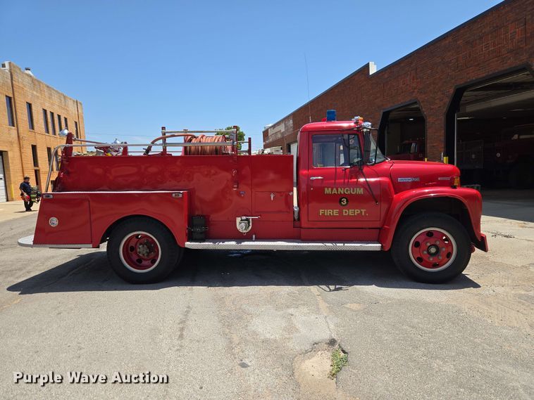 image for item EW8603 1972 International LOADSTAR1700 pumper fire truck