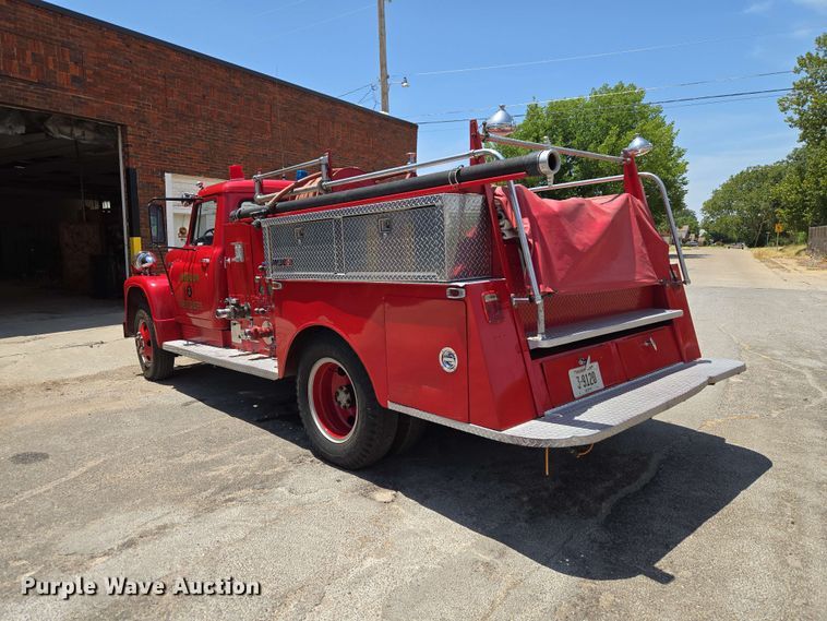 image for item EW8603 1972 International LOADSTAR1700 pumper fire truck