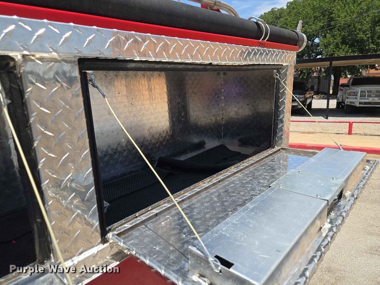 image for item EW8603 1972 International LOADSTAR1700 pumper fire truck