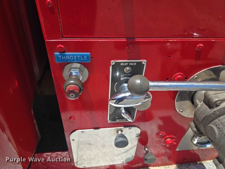image for item EW8603 1972 International LOADSTAR1700 pumper fire truck