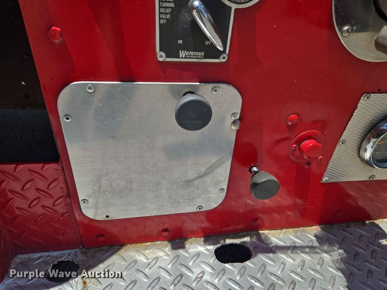 image for item EW8603 1972 International LOADSTAR1700 pumper fire truck