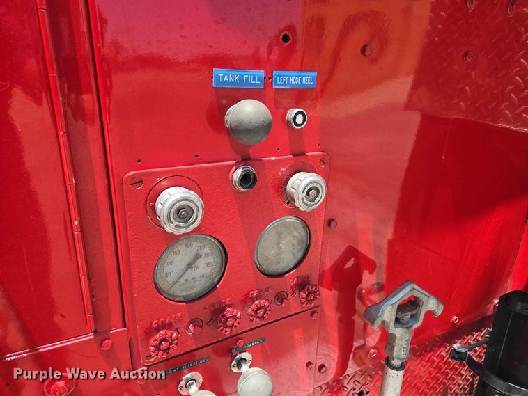 image for item EW8603 1972 International LOADSTAR1700 pumper fire truck