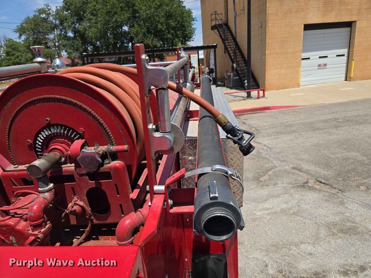 image for item EW8603 1972 International LOADSTAR1700 pumper fire truck