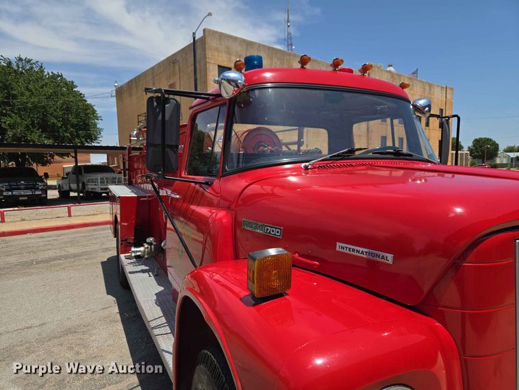 image for item EW8603 1972 International LOADSTAR1700 pumper fire truck