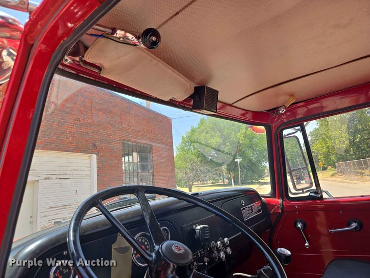 image for item EW8603 1972 International LOADSTAR1700 pumper fire truck