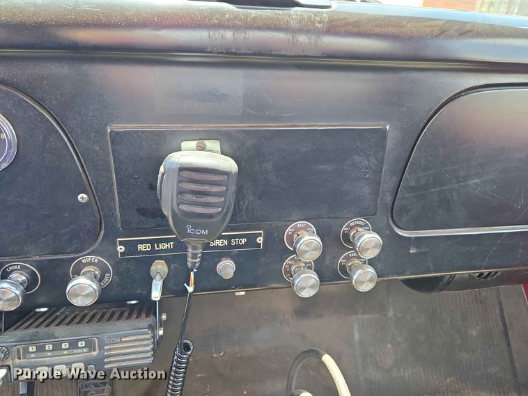 image for item EW8603 1972 International LOADSTAR1700 pumper fire truck