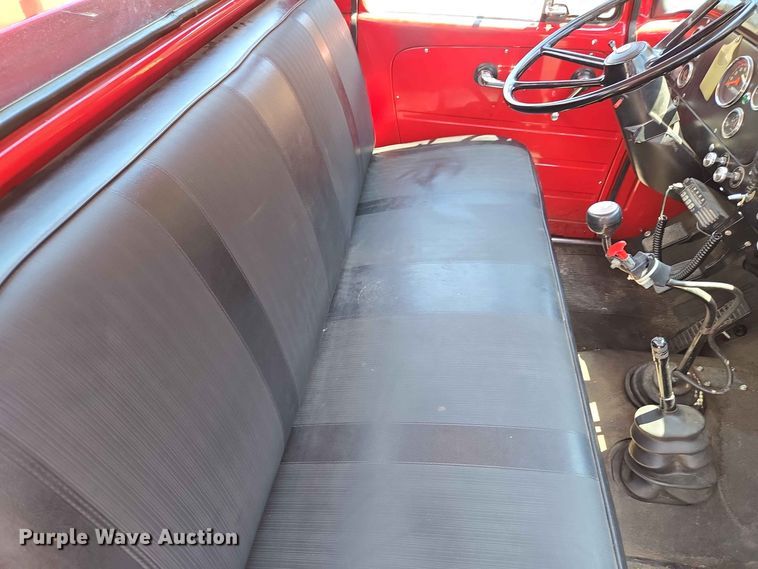 image for item EW8603 1972 International LOADSTAR1700 pumper fire truck