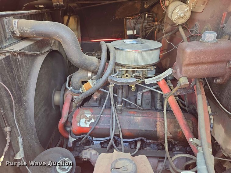 image for item EW8603 1972 International LOADSTAR1700 pumper fire truck