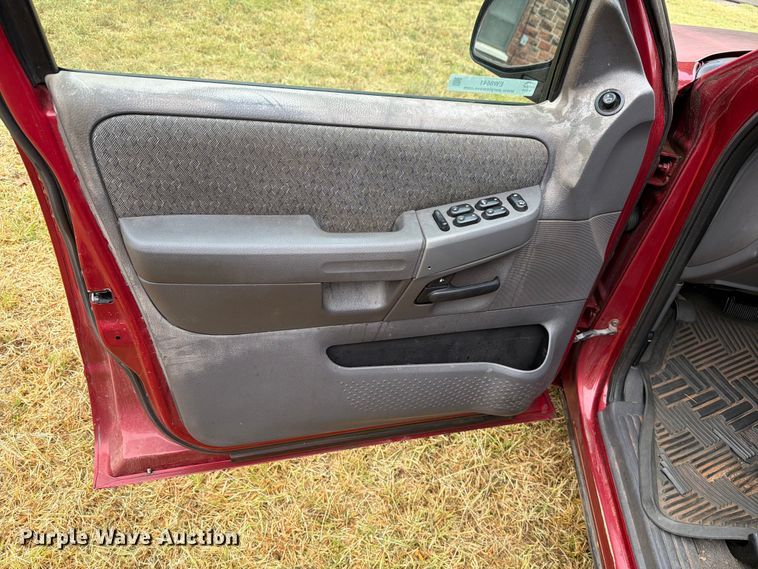 image for item EW8641 2002 Ford Explorer SUV