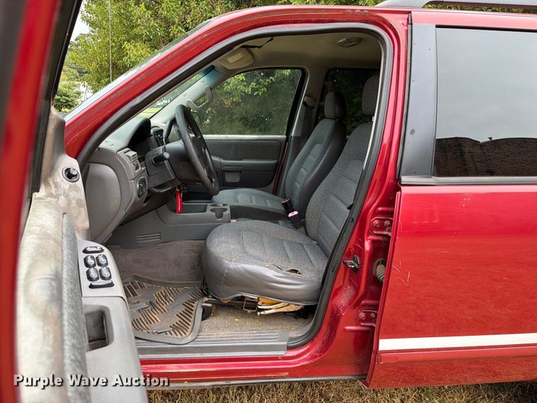 image for item EW8641 2002 Ford Explorer SUV