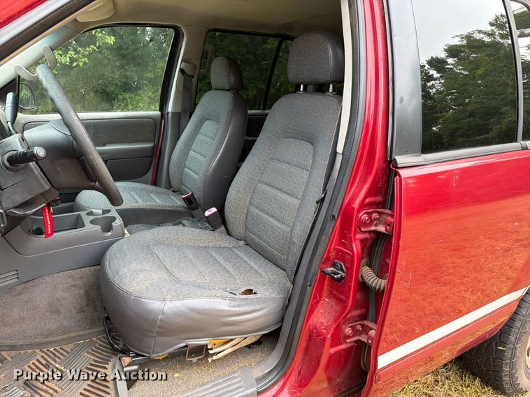 image for item EW8641 2002 Ford Explorer SUV