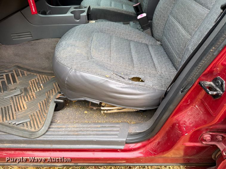 image for item EW8641 2002 Ford Explorer SUV