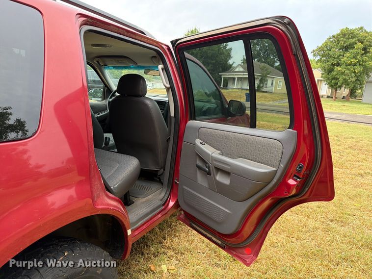 image for item EW8641 2002 Ford Explorer SUV