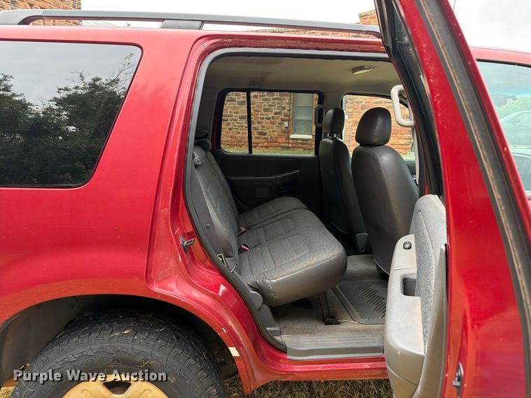 image for item EW8641 2002 Ford Explorer SUV