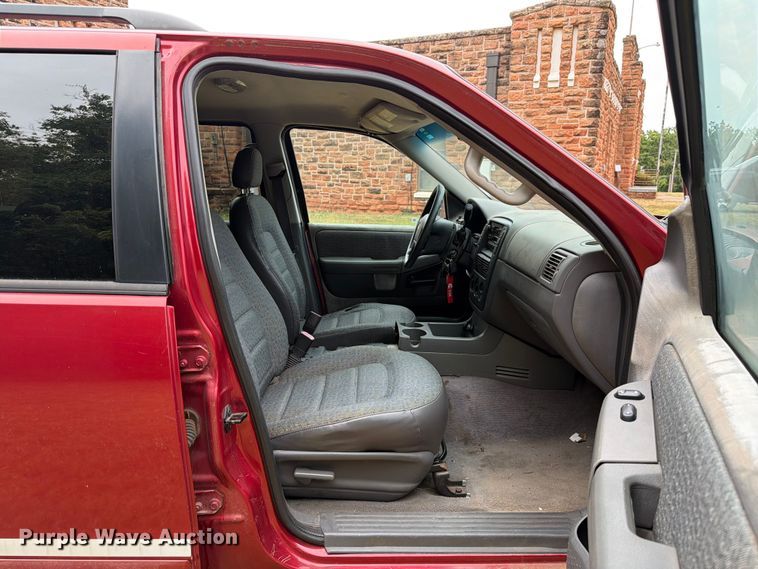 image for item EW8641 2002 Ford Explorer SUV