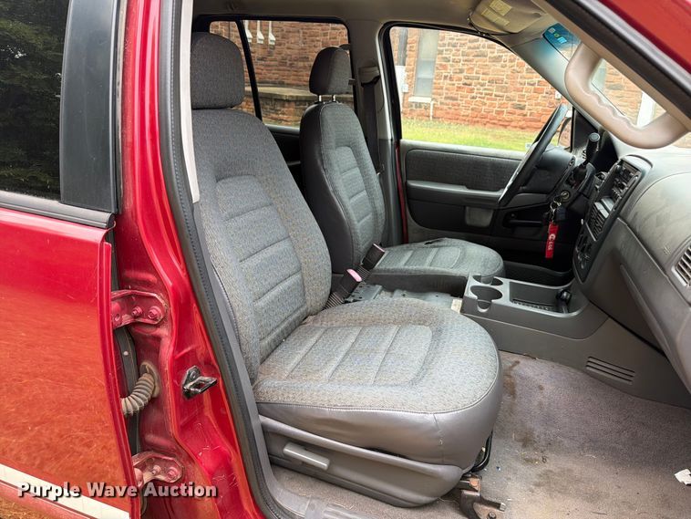 image for item EW8641 2002 Ford Explorer SUV