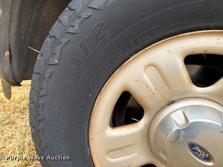 image for item EW8641 2002 Ford Explorer SUV