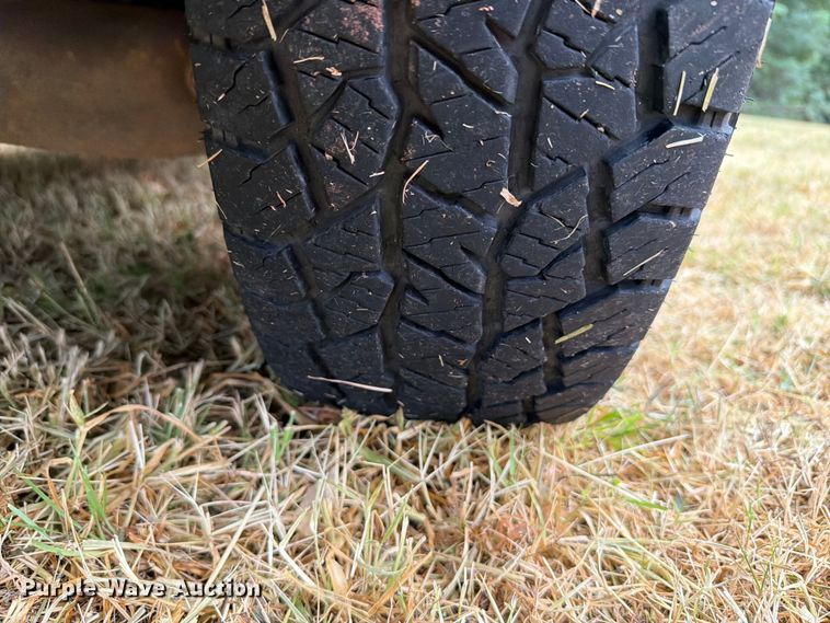 image for item EW8641 2002 Ford Explorer SUV