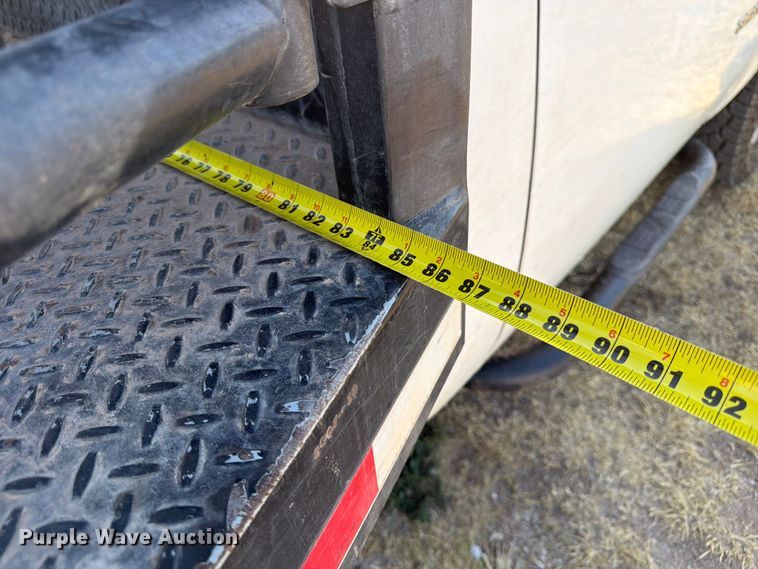 image for item EX0011 2008 Chevrolet Silverado 3500HD flatbed pickup truck