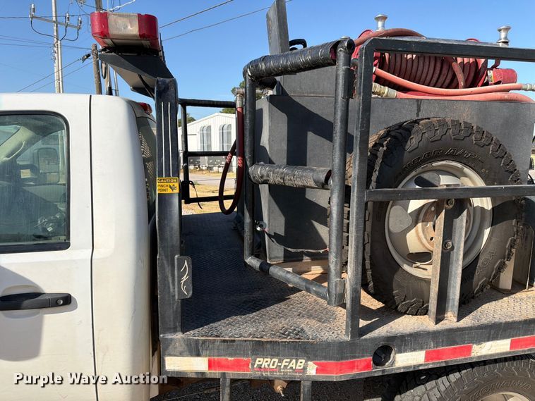 image for item EX0011 2008 Chevrolet Silverado 3500HD flatbed pickup truck