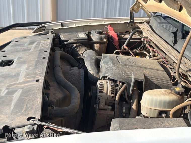 image for item EX0011 2008 Chevrolet Silverado 3500HD flatbed pickup truck