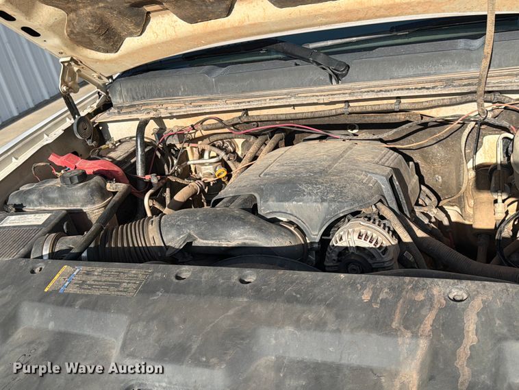 image for item EX0011 2008 Chevrolet Silverado 3500HD flatbed pickup truck