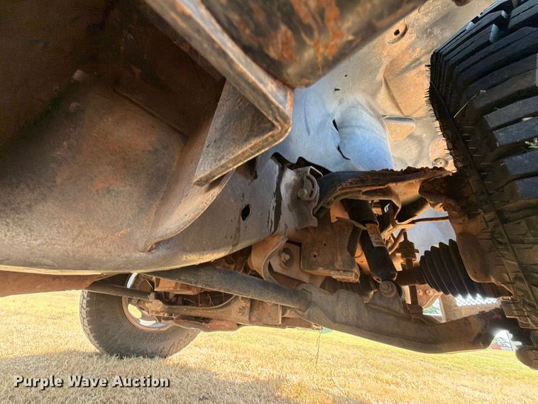 image for item EX0011 2008 Chevrolet Silverado 3500HD flatbed pickup truck