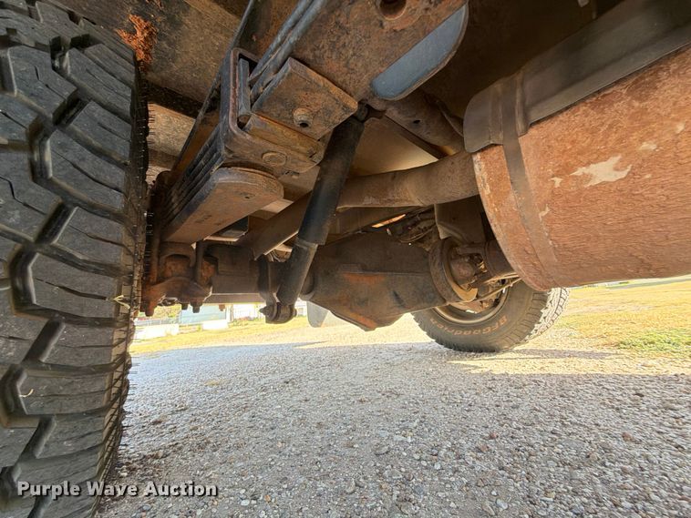 image for item EX0011 2008 Chevrolet Silverado 3500HD flatbed pickup truck
