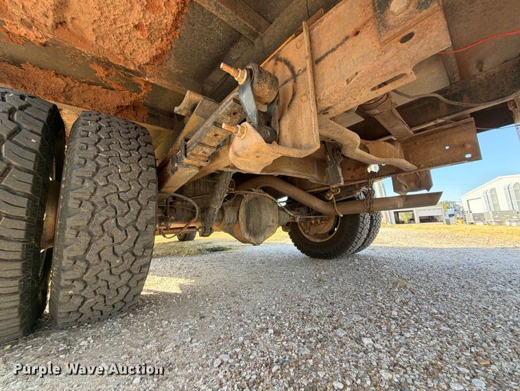 image for item EX0011 2008 Chevrolet Silverado 3500HD flatbed pickup truck