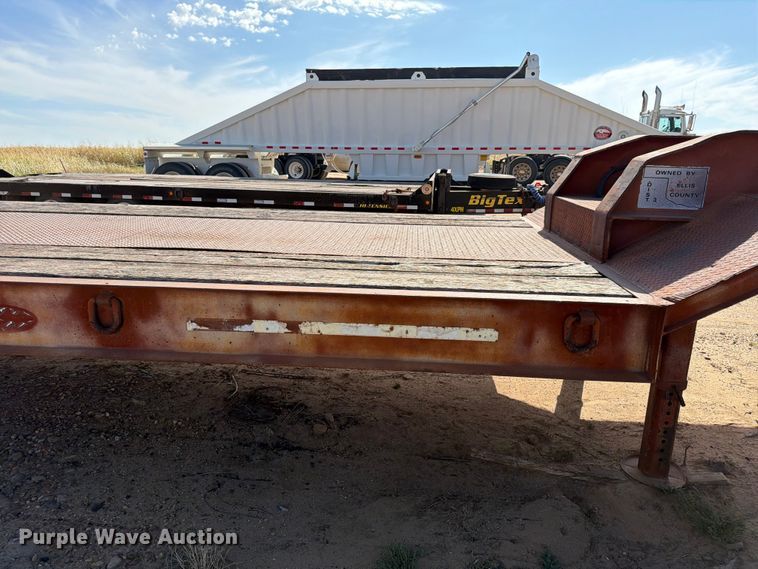 image for item EX0012 1997 Atoka Trailer Mfg. 20DE drop deck equipment trailer