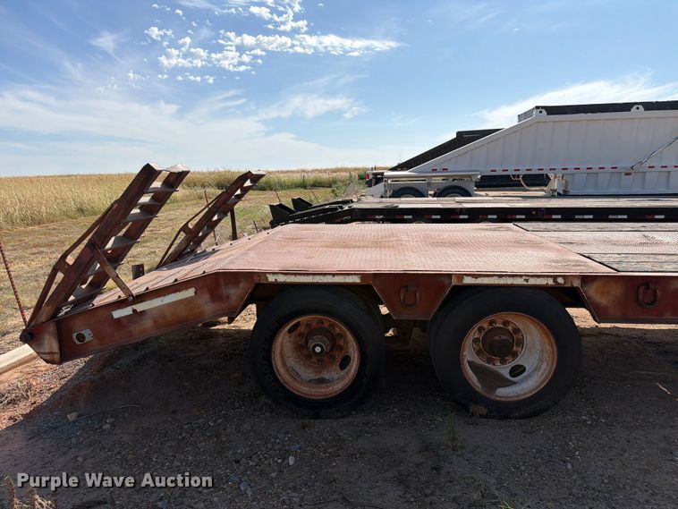 image for item EX0012 1997 Atoka Trailer Mfg. 20DE drop deck equipment trailer
