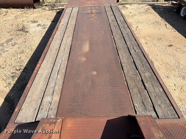 image for item EX0012 1997 Atoka Trailer Mfg. 20DE drop deck equipment trailer