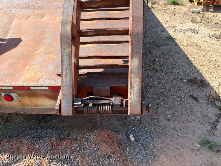 image for item EX0012 1997 Atoka Trailer Mfg. 20DE drop deck equipment trailer