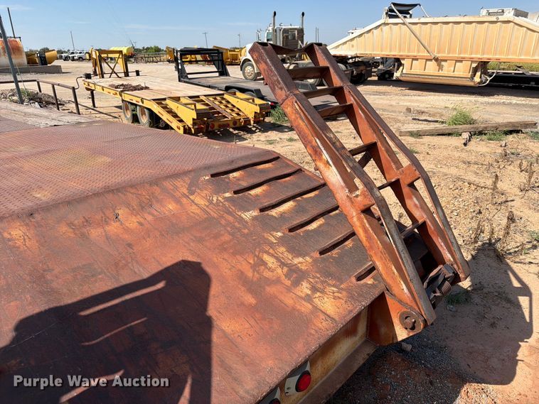 image for item EX0012 1997 Atoka Trailer Mfg. 20DE drop deck equipment trailer