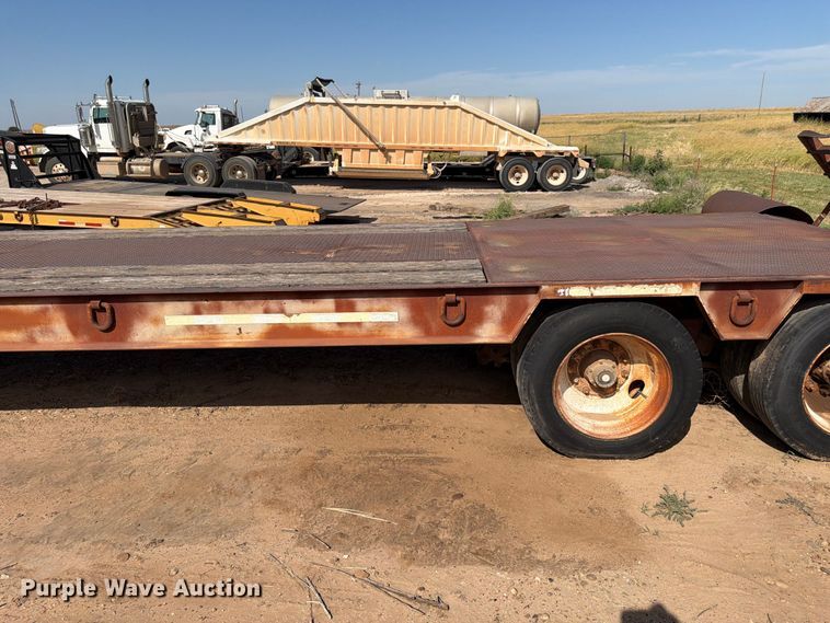 image for item EX0012 1997 Atoka Trailer Mfg. 20DE drop deck equipment trailer