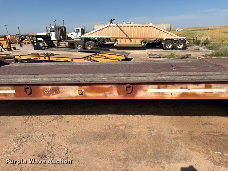 image for item EX0012 1997 Atoka Trailer Mfg. 20DE drop deck equipment trailer