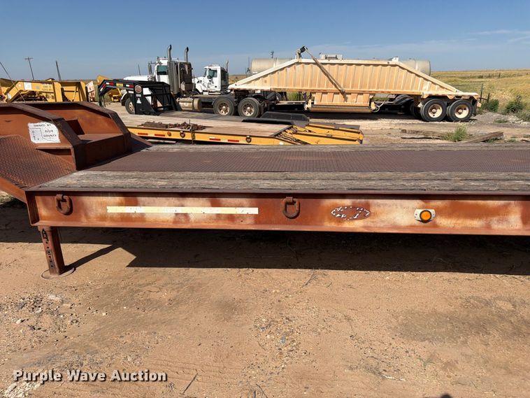 image for item EX0012 1997 Atoka Trailer Mfg. 20DE drop deck equipment trailer
