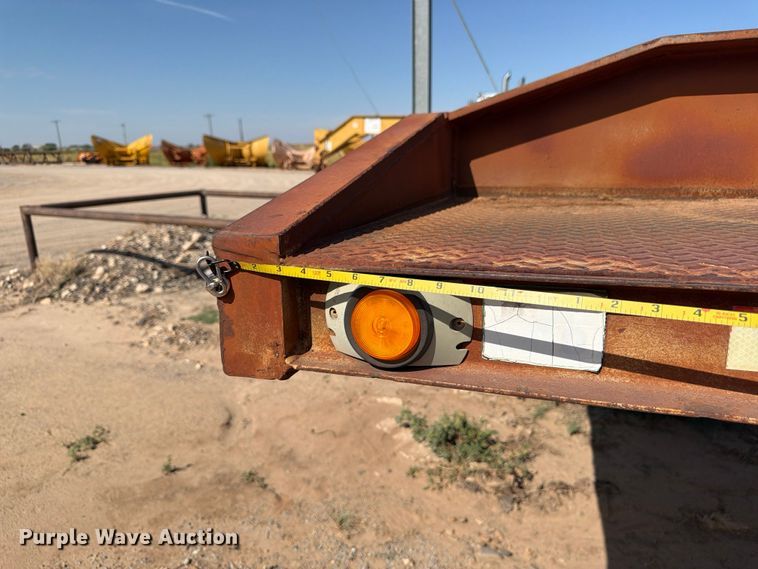image for item EX0012 1997 Atoka Trailer Mfg. 20DE drop deck equipment trailer