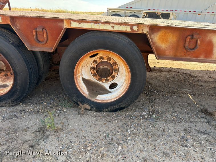 image for item EX0012 1997 Atoka Trailer Mfg. 20DE drop deck equipment trailer